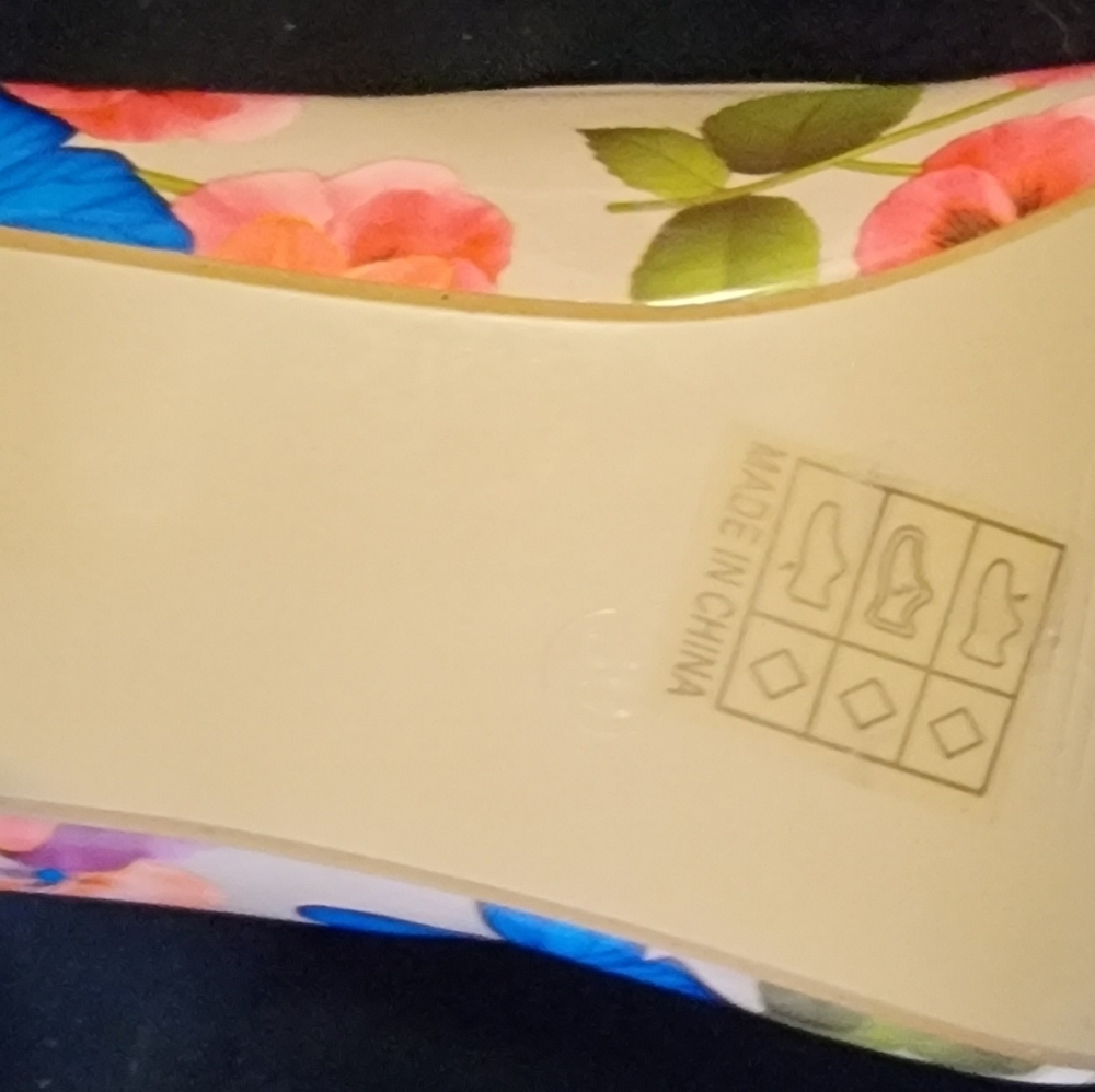 Floal/Nude Low Heel SHEIN NIB Sized 40 - Picture 3 of 7